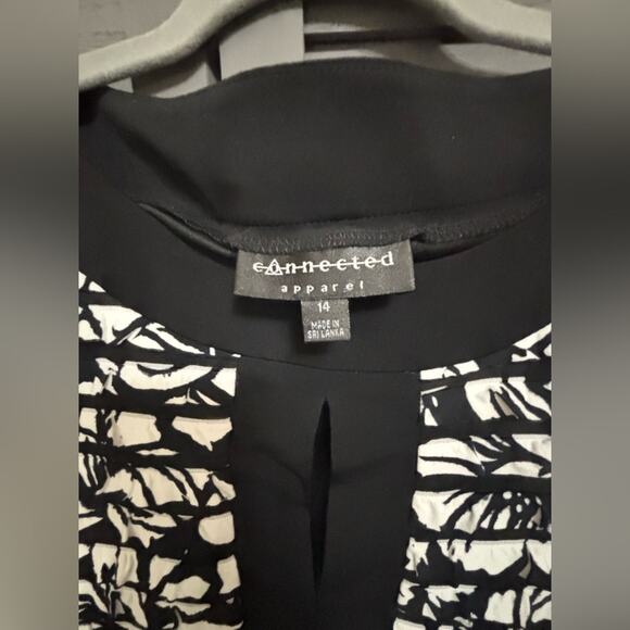 Fitted Black and White Micro Ruffle Short Sleeve Dress with Keyhole Neck Size 14 - Picture 3 of 5